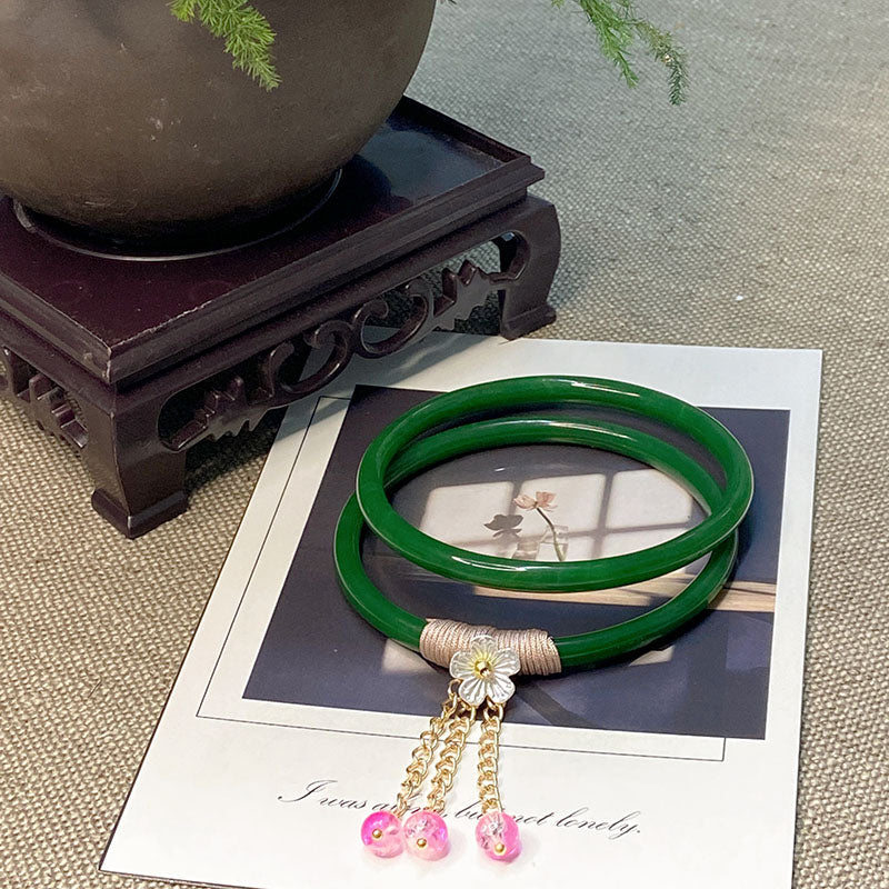 Thin jingle bracelet