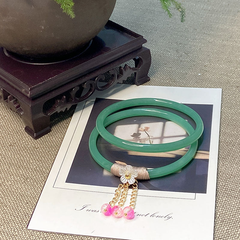 Thin jingle bracelet