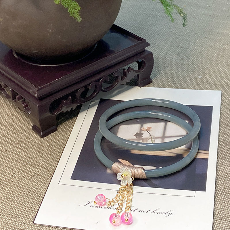Thin jingle bracelet