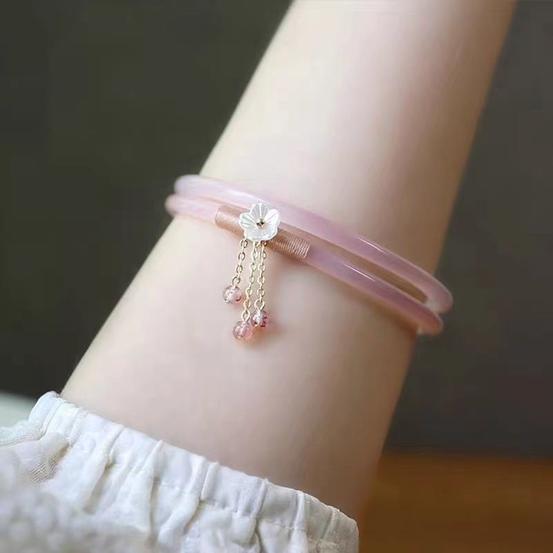 Thin jingle bracelet