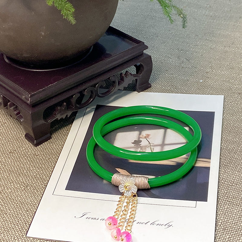 Thin jingle bracelet