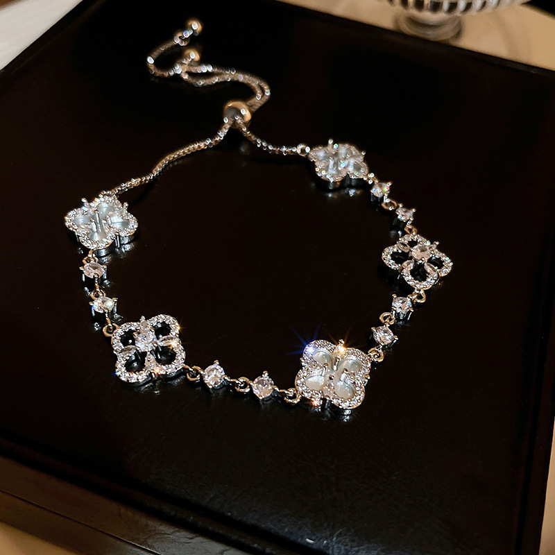Shell Flower Natural Diamond Bracelet
