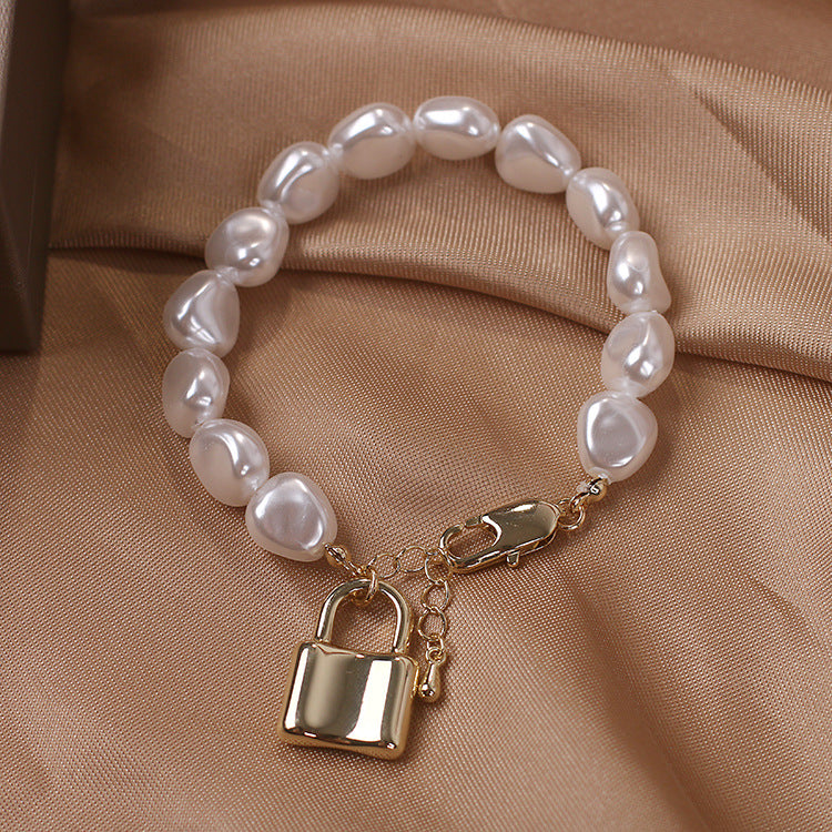 Special shaped pearl bracelet