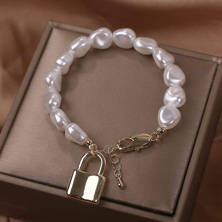 Special shaped pearl bracelet