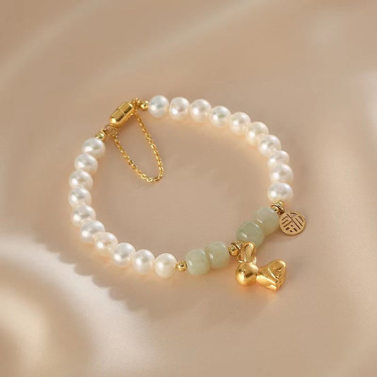 Bunny • Pearl & Emerald Jade stone bracelet