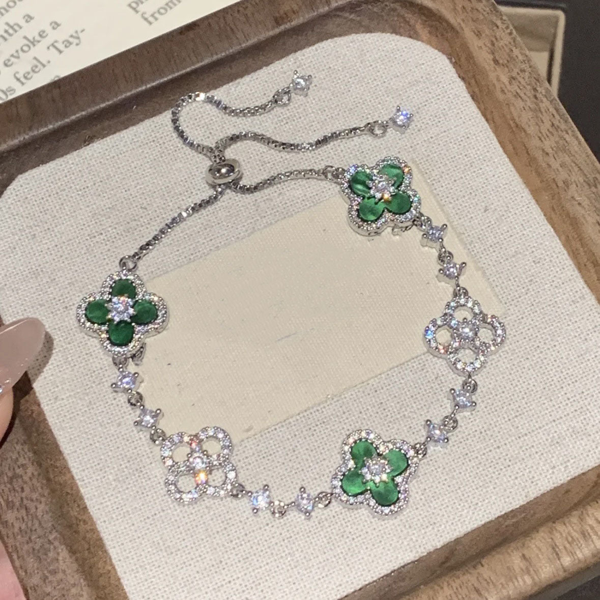 Shell Flower Natural Diamond Bracelet