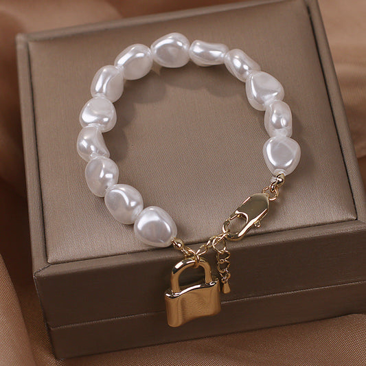 Special shaped pearl bracelet