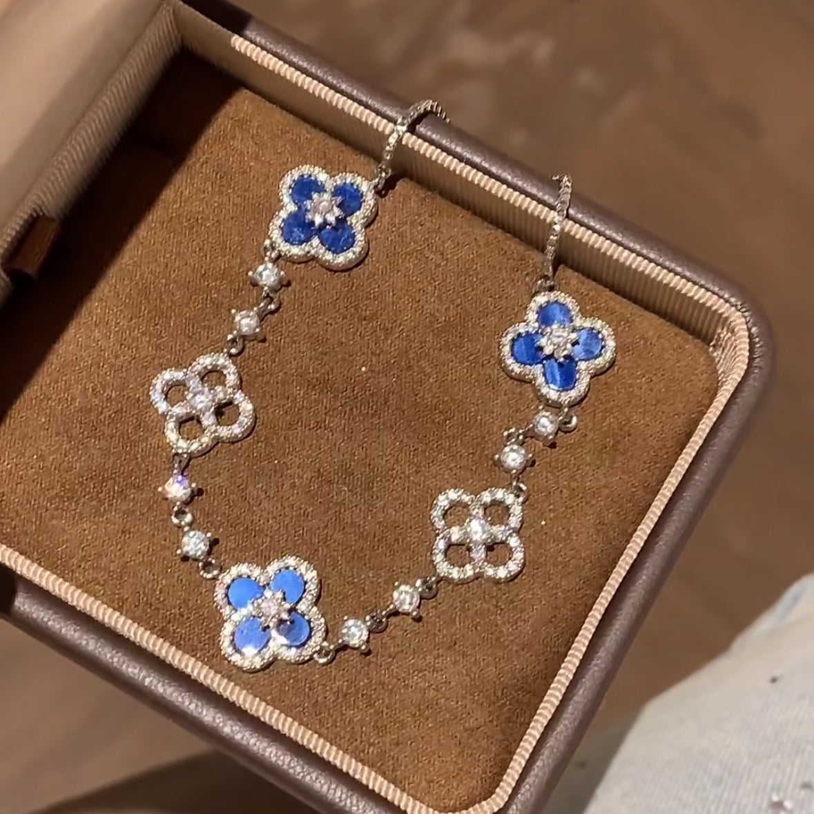 Shell Flower Natural Diamond Bracelet