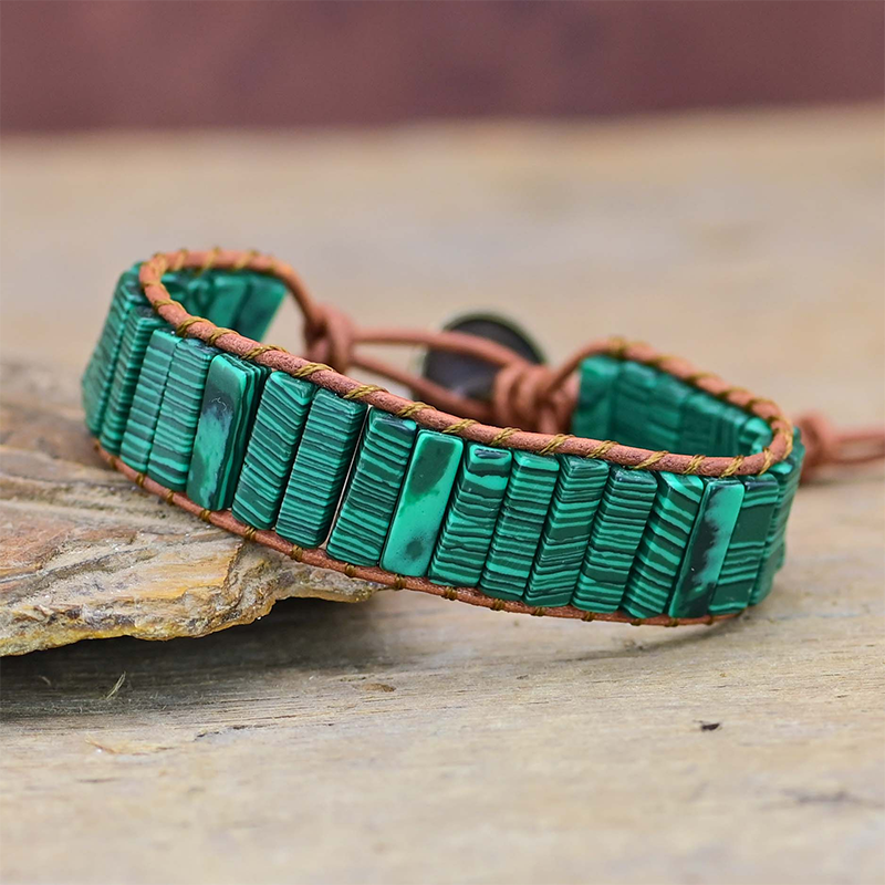 Pulsera de cuero con malaquita