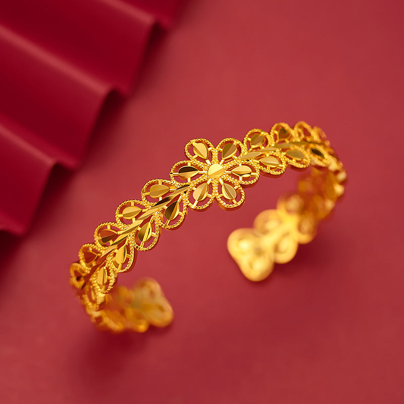 Pulsera de flores y hojas caladas