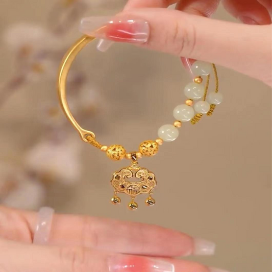 Eternal happiness • Emerald Jade stone bracelet