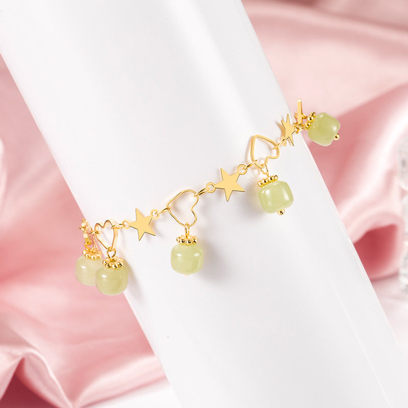 Pulsera o tobillera de jade con piedras de esmeralda natural, corazones y estrellas