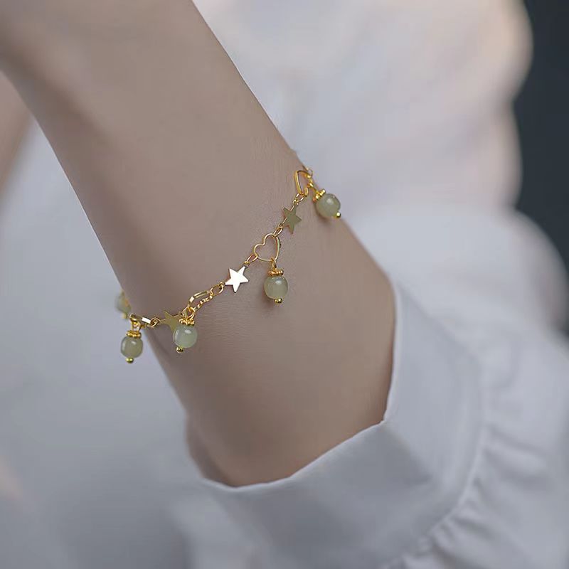 Pulsera o tobillera de jade con piedras de esmeralda natural, corazones y estrellas