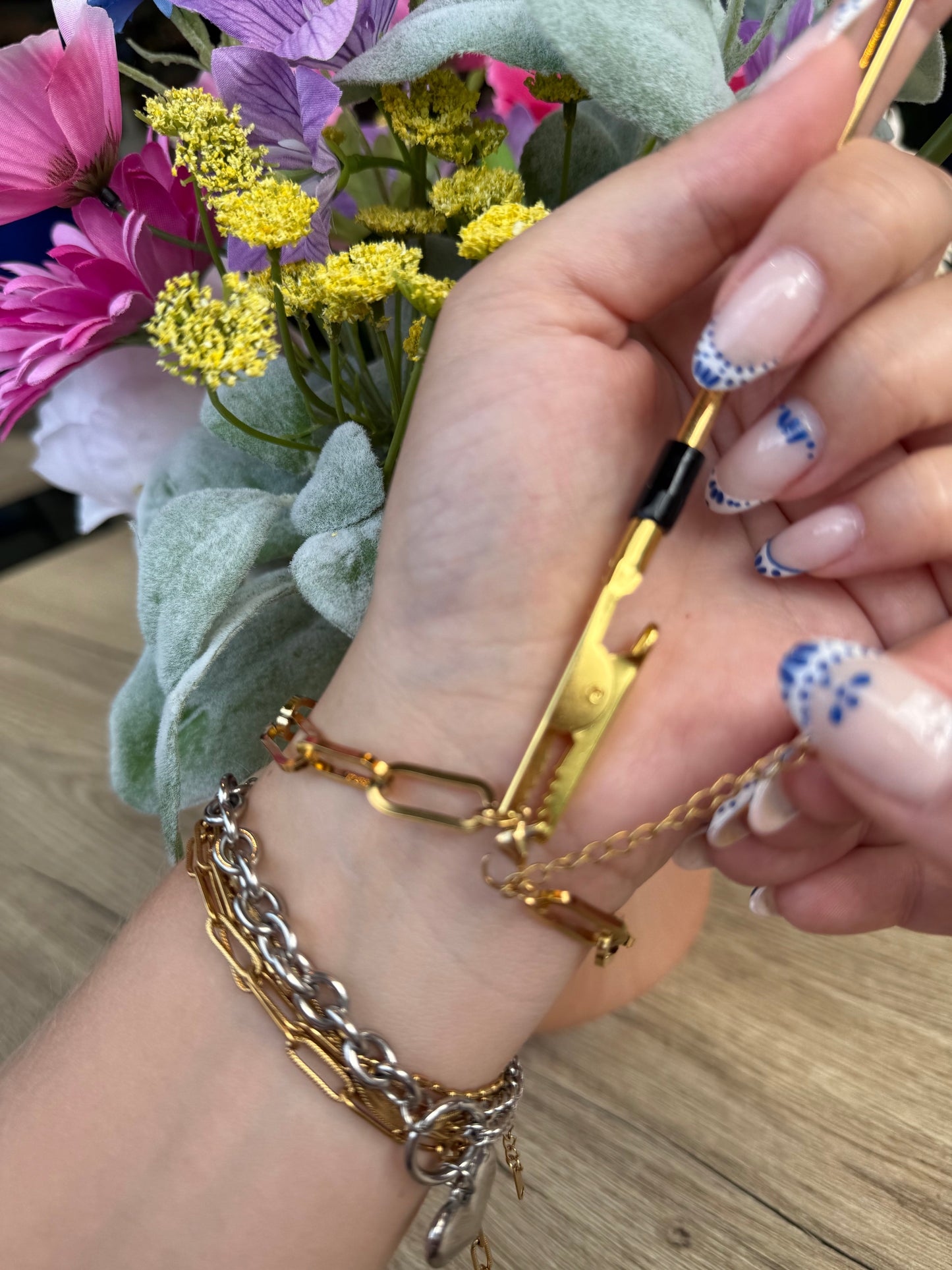 Clippi Bracelet Clasp Helper Tools