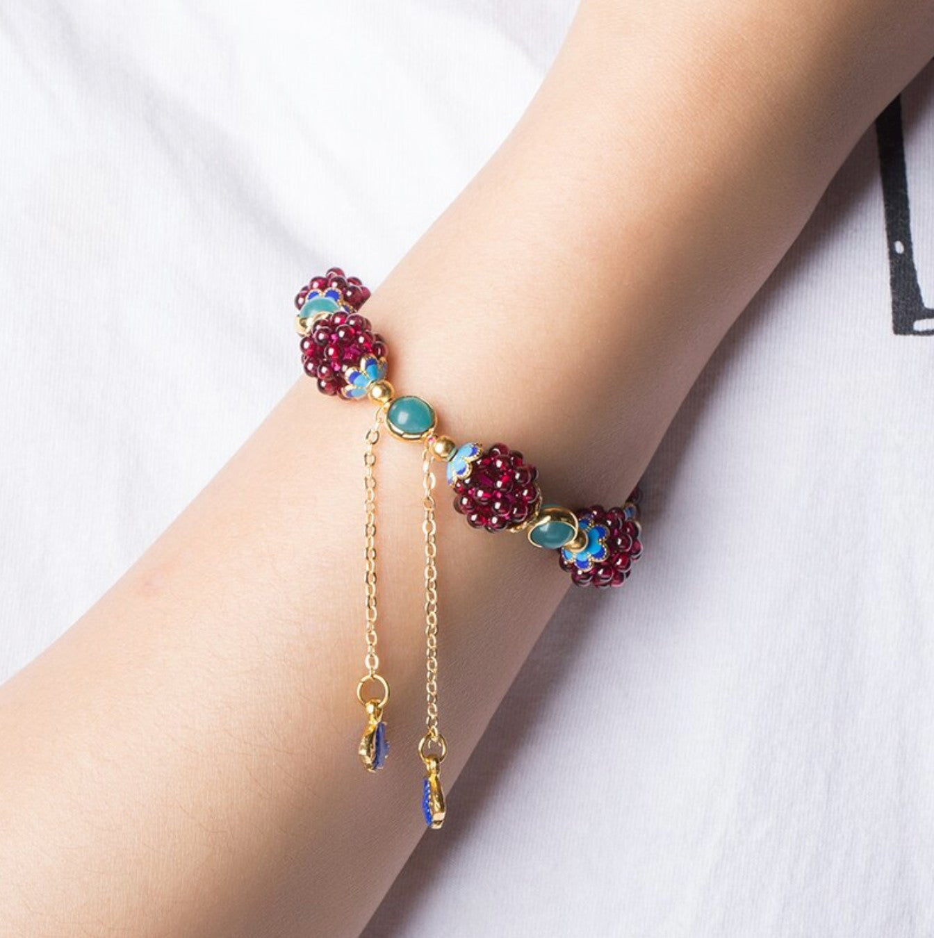 Pulsera de granates naturales con forma de granada